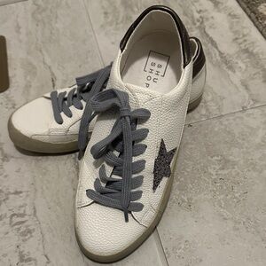 ShuShop Women's White and Gray Star Sneakers